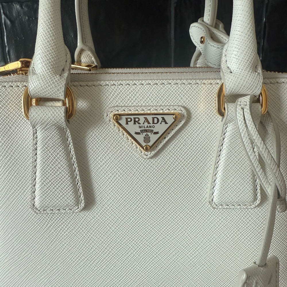 Prada White Leather Bag with Iconic Logo Saffiano Galleria Mini with receipt
